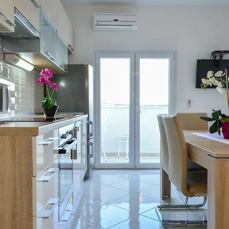 Luxury Tea Τρογκίρ