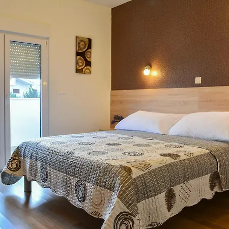 Luxury Tea Διαμέρισμα Τρογκίρ